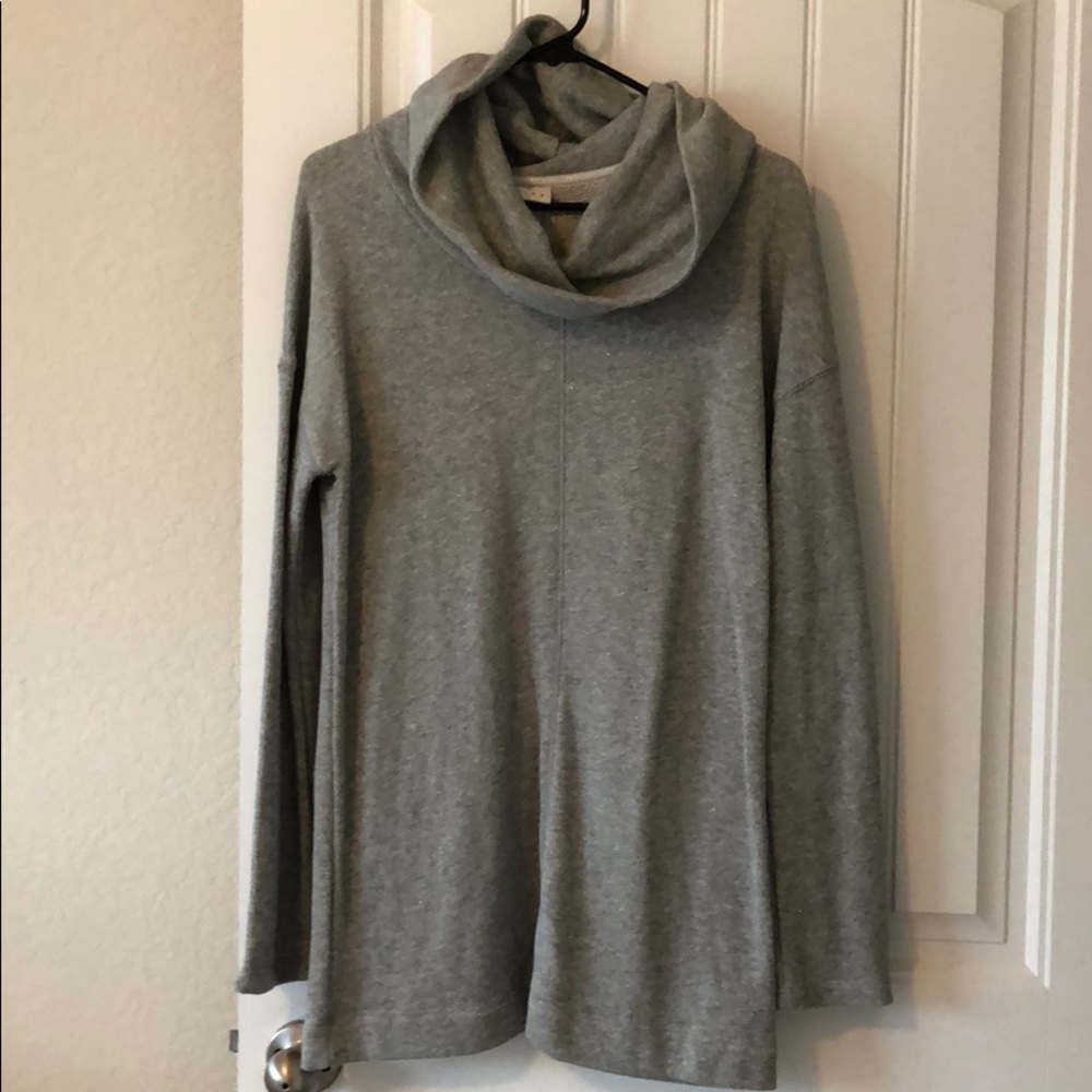 **2 items for $5** Gray Long Sleeved Sweater